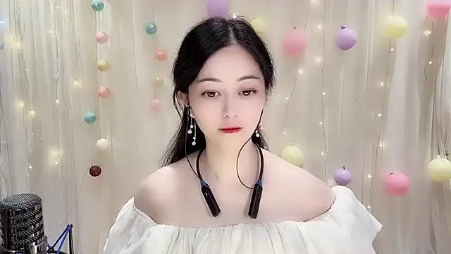 Tian-xin-999 online show from 11-08-25, 03:04