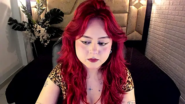 Snapshot of crimson_tati_ chatting on 03-26-26, 04:44 crimson tati online show from 03-26-26, 04:44