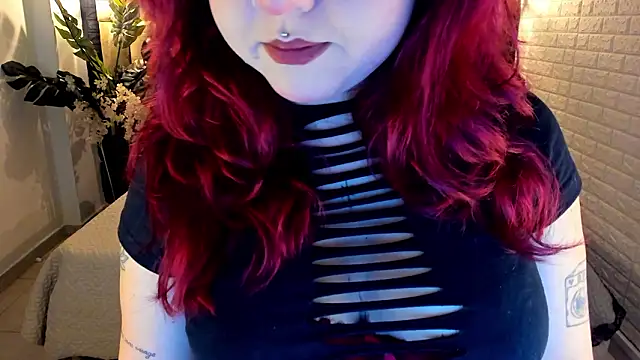 Snapshot of crimson_tati_ chatting on 03-14-26, 04:29 crimson tati online show from 03-14-26, 04:29