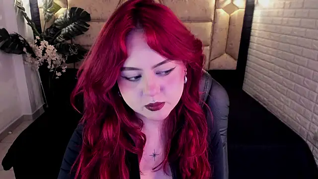 Snapshot of crimson_tati_ chatting on 04-12-26, 04:16 crimson tati online show from 04-12-26, 04:16