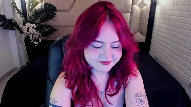 Snapshot of crimson_tati_ chatting on 04-09-26, 05:42 crimson tati online show from 04-09-26, 05:42