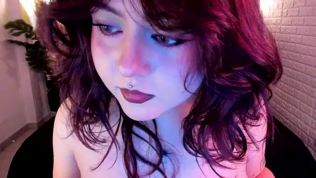 Snapshot of crimson_tati_ chatting on 05-10-26, 05:00 crimson tati online show from 05-10-26, 05:00