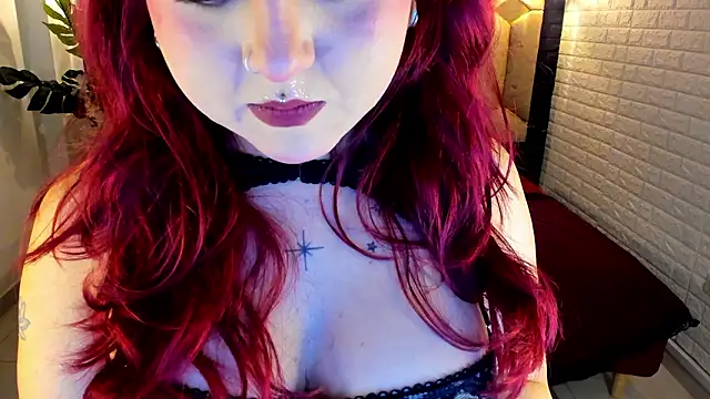 Snapshot of crimson_tati_ chatting on 03-17-26, 05:32 crimson tati online show from 03-17-26, 05:32