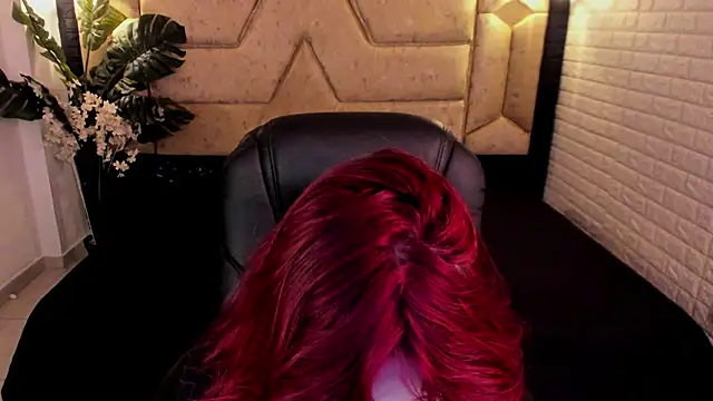 Snapshot of crimson_tati_ chatting on 04-08-26, 04:25 crimson tati online show from 04-08-26, 04:25