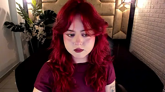 Snapshot of crimson_tati_ chatting on 03-25-26, 04:12 crimson tati online show from 03-25-26, 04:12
