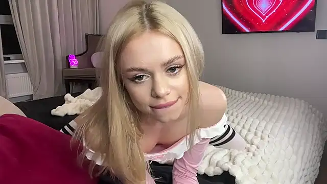 Snapshot of little_fox_alisa chatting on 03-17-25, 01:14 little fox alisa online show from 03-17-25, 01:14