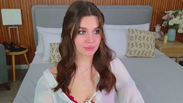 Snapshot of RihannaRose chatting on 11-14-25, 05:05 RihannaRose online show from 11-14-25, 05:05