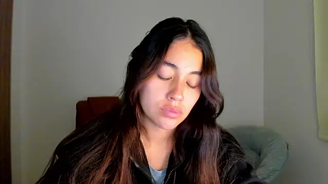 Snapshot of AriaMontgomery chatting on 03-19-25, 07:40 AriaMontgomery online show from 03-19-25, 07:40