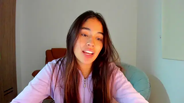 Snapshot of AriaMontgomery chatting on 03-11-25, 12:11 AriaMontgomery online show from 03-11-25, 12:11