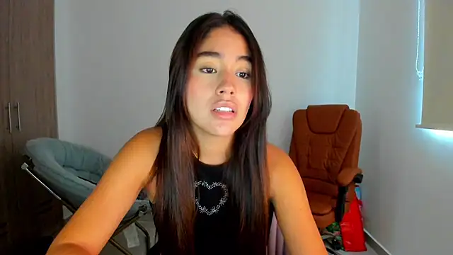 Snapshot of AriaMontgomery chatting on 03-06-25, 02:51 AriaMontgomery online show from 03-06-25, 02:51