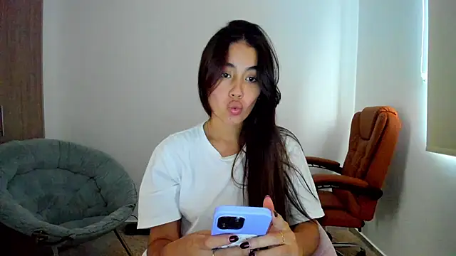 Snapshot of AriaMontgomery chatting on 02-17-25, 07:44 AriaMontgomery online show from 02-17-25, 07:44