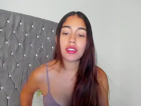 Snapshot of AriaMontgomery chatting on 09-12-25, 04:12 AriaMontgomery online show from 09-12-25, 04:12