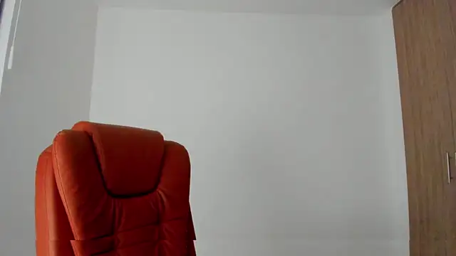 Snapshot of AriaMontgomery chatting on 10-27-25, 03:51 AriaMontgomery online show from 10-27-25, 03:51