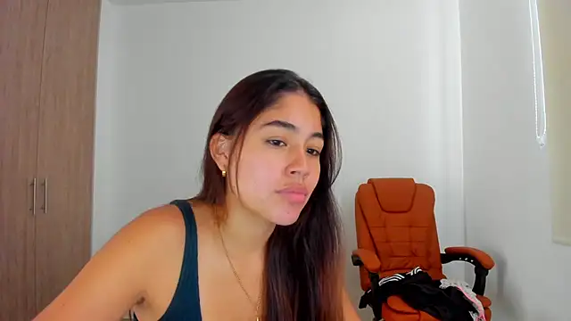 Snapshot of AriaMontgomery chatting on 02-25-25, 06:23 AriaMontgomery online show from 02-25-25, 06:23