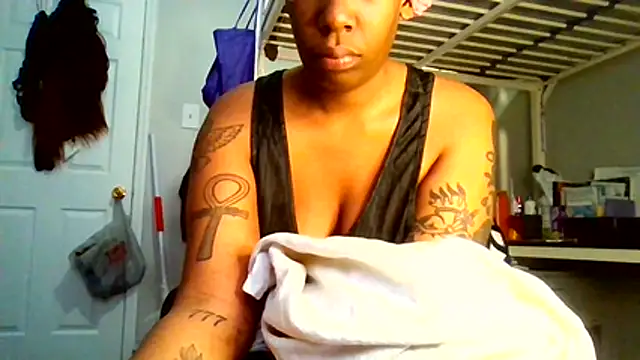 MsSapPhire500 online show from 11-15-25, 04:55