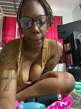 Snapshot of MsSapPhire500 chatting on 06-18-26, 10:04 MsSapPhire500 online show from 06-18-26, 10:04