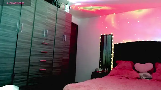 holy juli online show from 11-15-25, 04:05