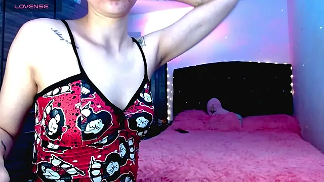 holy juli online show from 11-26-25, 03:39