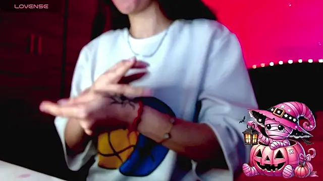 holy juli online show from 10-29-25, 03:27