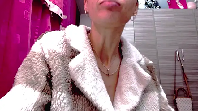 holy juli online show from 02-11-26, 04:34