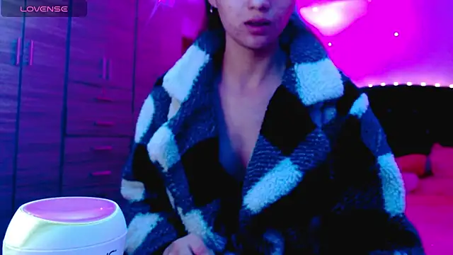 holy juli online show from 11-10-25, 03:44