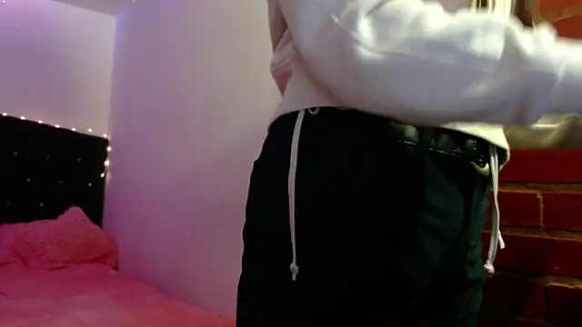 holy juli online show from 03-23-26, 03:39