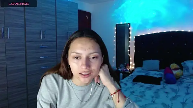 holy juli online show from 09-11-25, 02:55