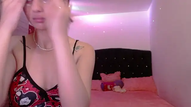 Snapshot of holy_juli chatting on 05-22-26, 03:48 holy juli online show from 05-22-26, 03:48