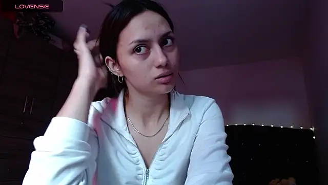 holy juli online show from 09-16-25, 08:54