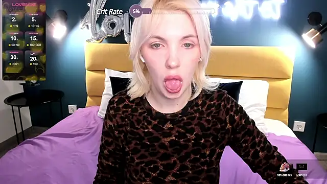 Fluffy Monica online show from 03-11-25, 07:14