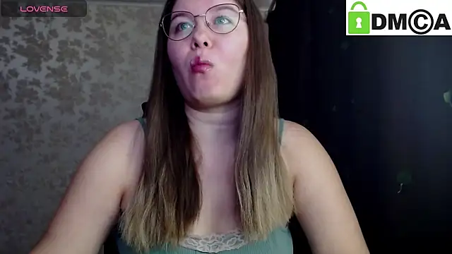 Snapshot of holy_michela chatting on 10-06-25, 04:02 holy michela online show from 10-06-25, 04:02
