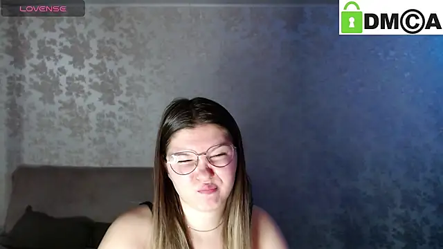 Snapshot of holy_michela chatting on 02-13-25, 03:50 holy michela online show from 02-13-25, 03:50