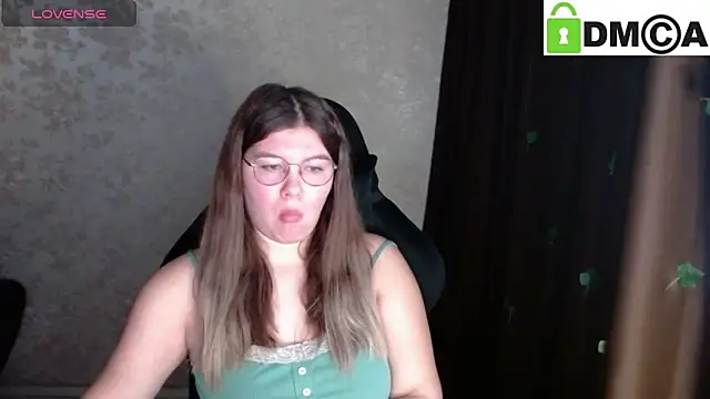 Snapshot of holy_michela chatting on 09-26-25, 04:52 holy michela online show from 09-26-25, 04:52
