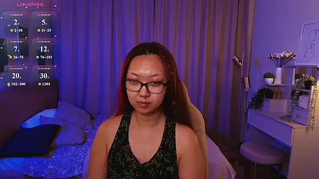 Snapshot of Marine_Vact chatting on 06-19-26, 02:12 Marine Vact online show from 06-19-26, 02:12