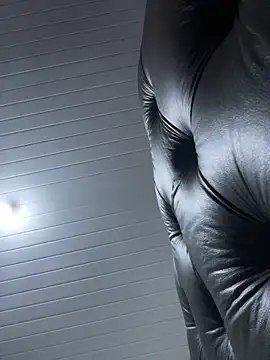 luara1988 online show from 12-16-25, 09:57