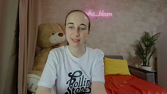Anika bloom online show from 03-21-25, 01:24