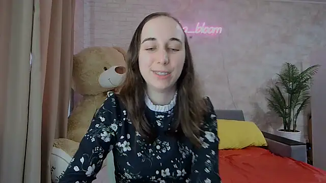Anika bloom online show from 03-18-25, 06:17