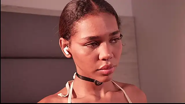 Lily Miiller online show from 07-22-26, 08:55