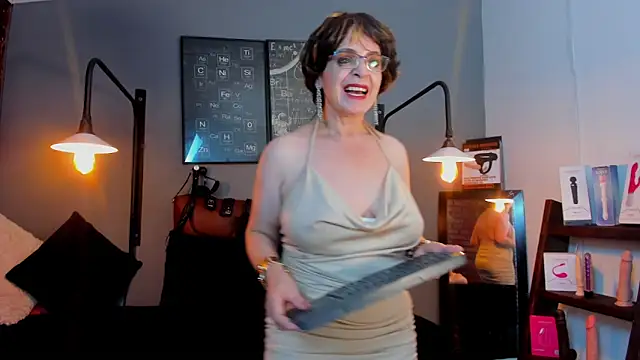 Snapshot of Samantha_mature56 chatting on 04-24-26, 02:24 Samantha mature56 online show from 04-24-26, 02:24