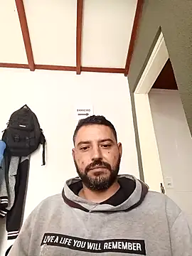 P4uzud4O online show from 02-11-26, 12:05