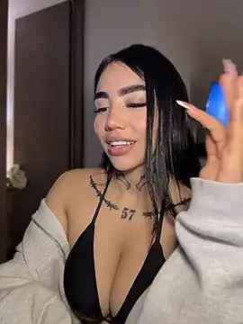 Snapshot of Nickiiiii chatting on 05-30-26, 01:45 Nickiiiii online show from 05-30-26, 01:45