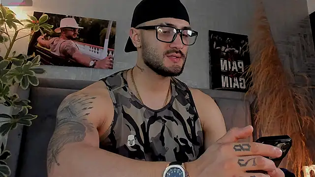 Snapshot of JeanColleman chatting on 09-23-25, 03:46 JeanColleman online show from 09-23-25, 03:46