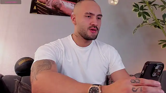 Snapshot of JeanColleman chatting on 09-14-25, 03:56 JeanColleman online show from 09-14-25, 03:56