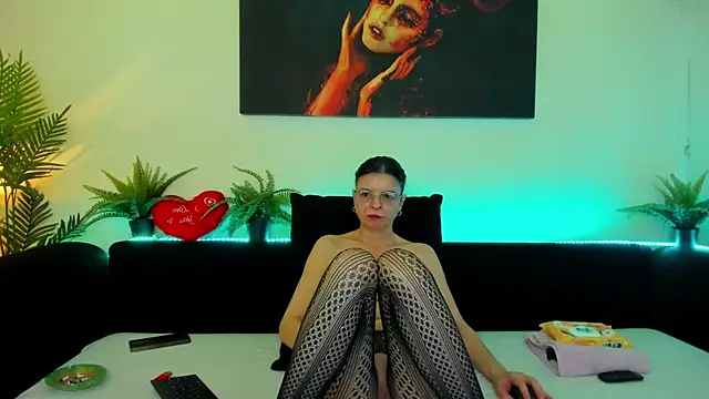 Snapshot of EllaTess chatting on 03-11-25, 09:59 EllaTess online show from 03-11-25, 09:59