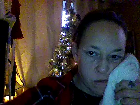 Snapshot of Fiesty_findom40 chatting on 12-14-24, 06:20 Fiesty findom40 online show from 12-14-24, 06:20