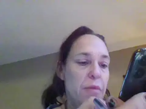 Snapshot of Fiesty_findom40 chatting on 02-12-25, 11:18 Fiesty findom40 online show from 02-12-25, 11:18