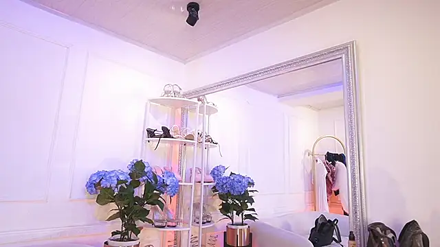 elasummer online show from 02-12-26, 12:38