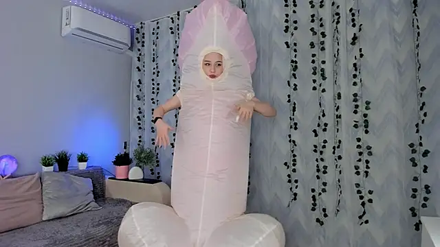 Tate Angel online show from 03-21-25, 06:18