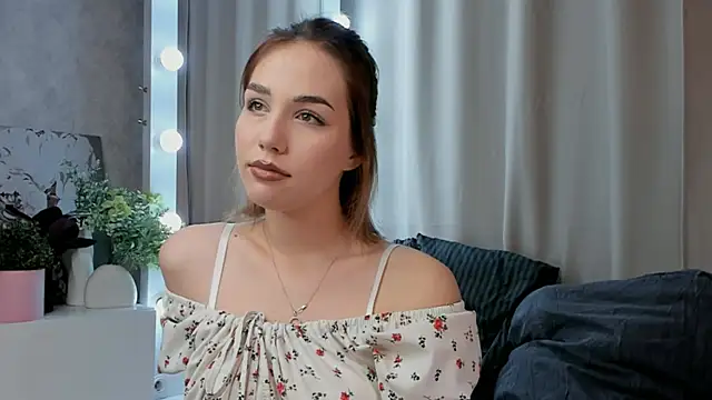 Tate Angel online show from 09-17-25, 06:21