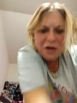 Snapshot of Playmate86 chatting on 12-11-24, 03:13 Playmate86 online show from 12-11-24, 03:13